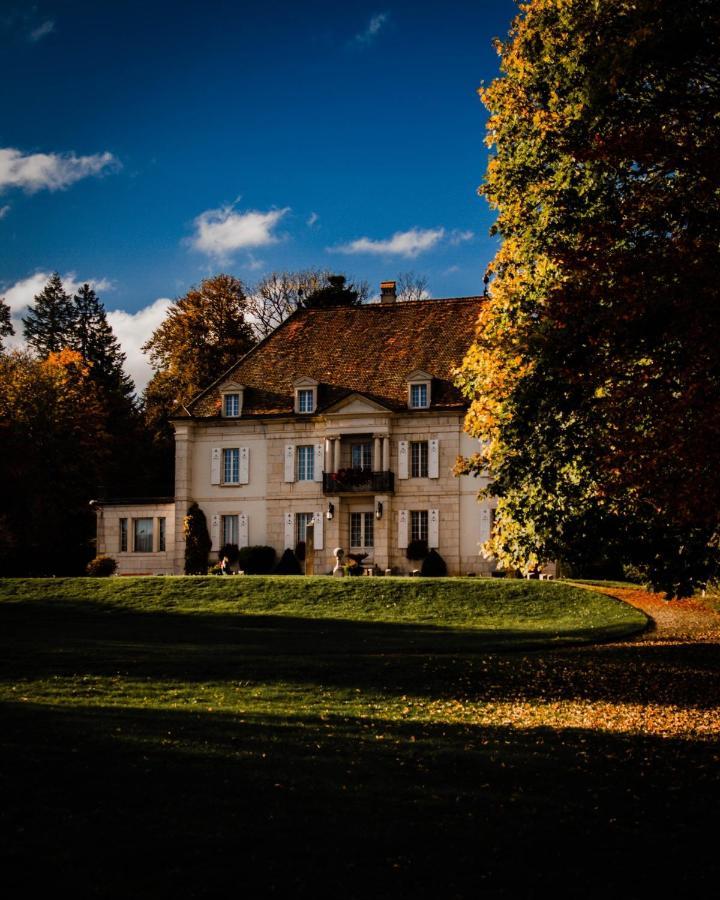 Appartement Douces Heures Avec Parking Couvert Prive ル・ロクル エクステリア 写真