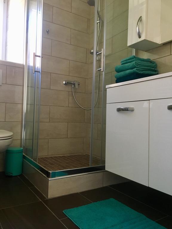 Appartement Douces Heures Avec Parking Couvert Prive ル・ロクル エクステリア 写真